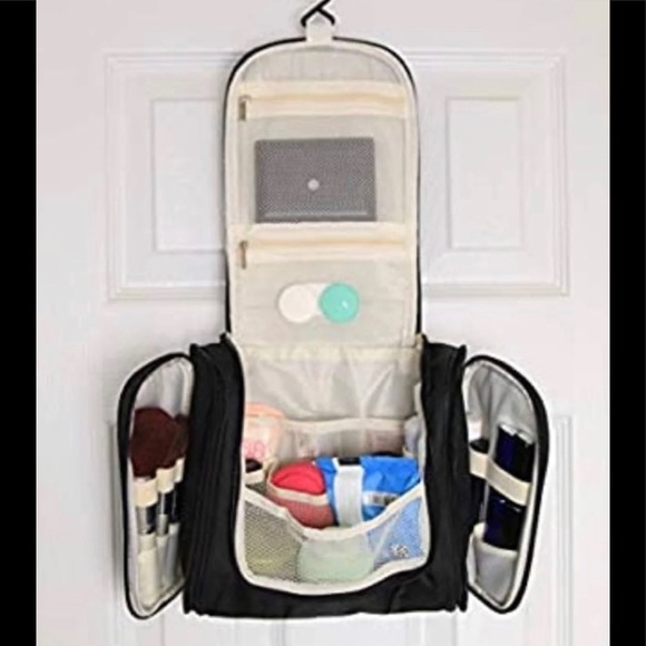 Oacis Life Hanging Toiletry Bag- New! - Picture 1 of 4